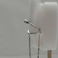 Estela Chain Ear Cuff