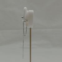 Estela Chain Ear Cuff