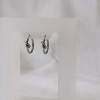 Alma Twist Hoops