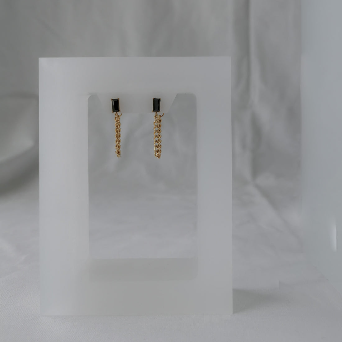 Rue Classic Noir Earrings