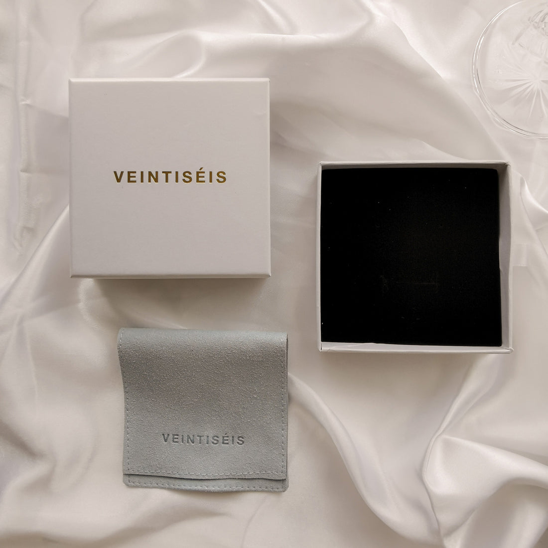 Veintiseis Gift Box