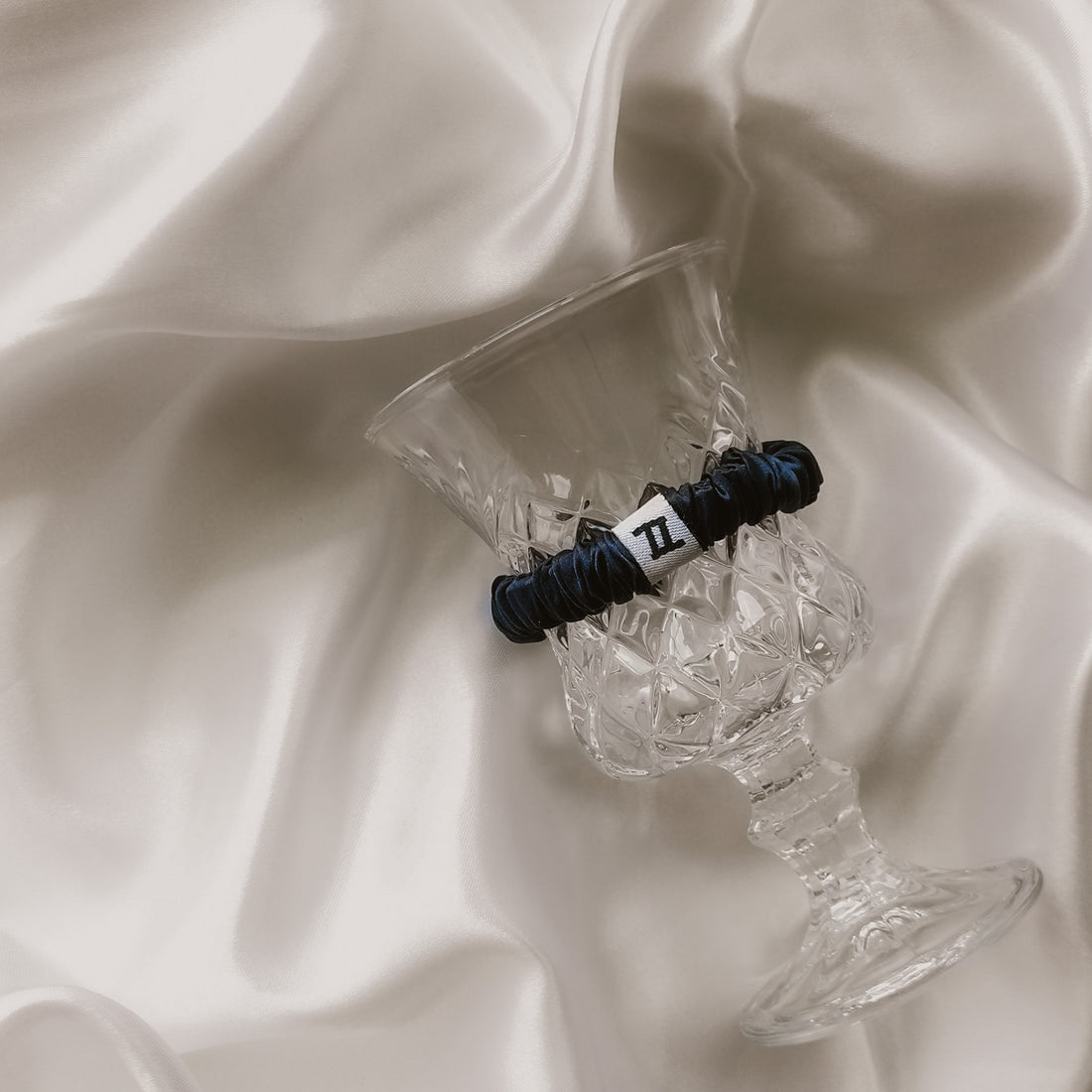 Silk Scrunchie in Navy (Skinny)