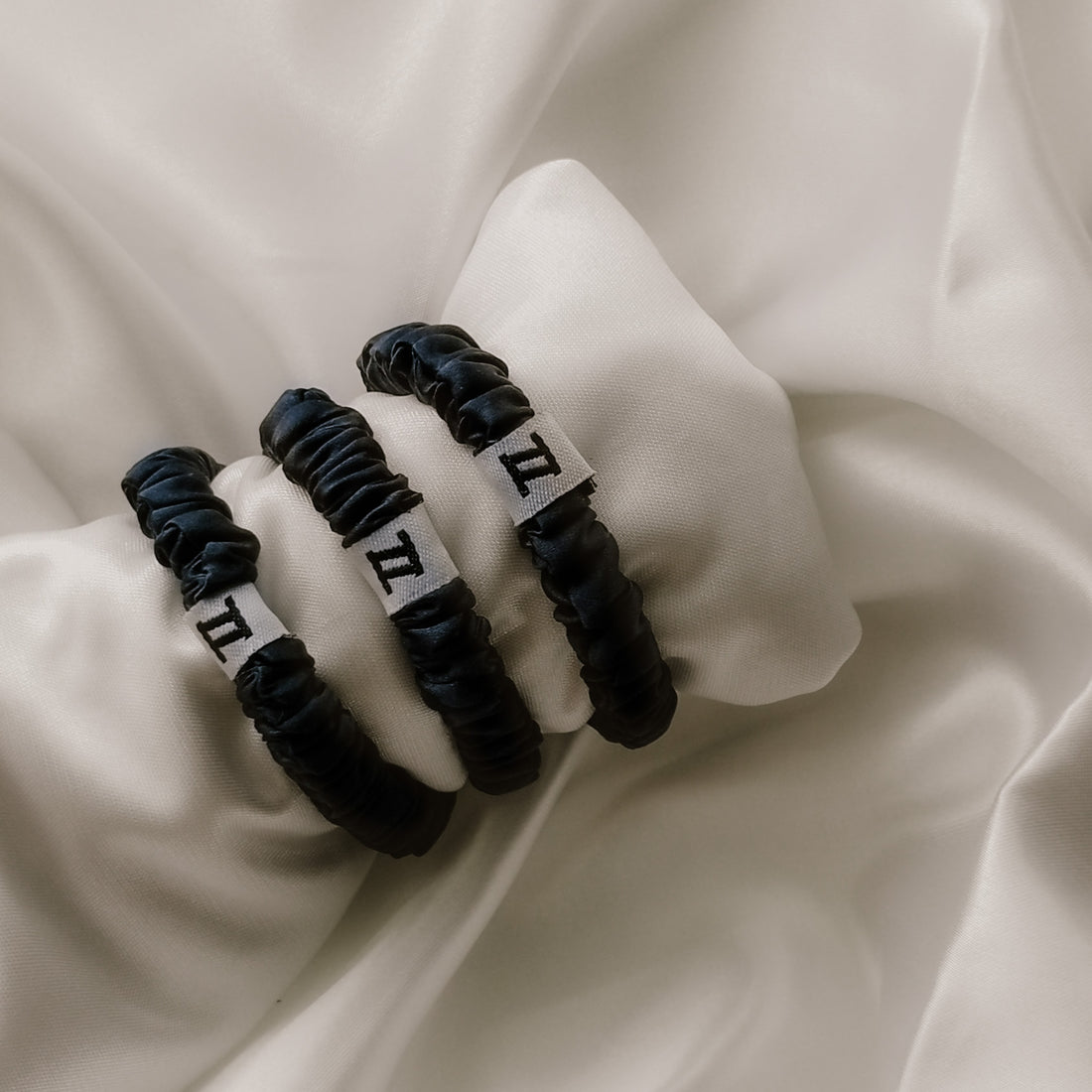 Silk Scrunchie in Navy (Skinny)